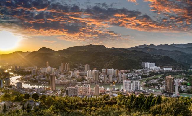 七彩凤县:秦岭深处的魔力之城